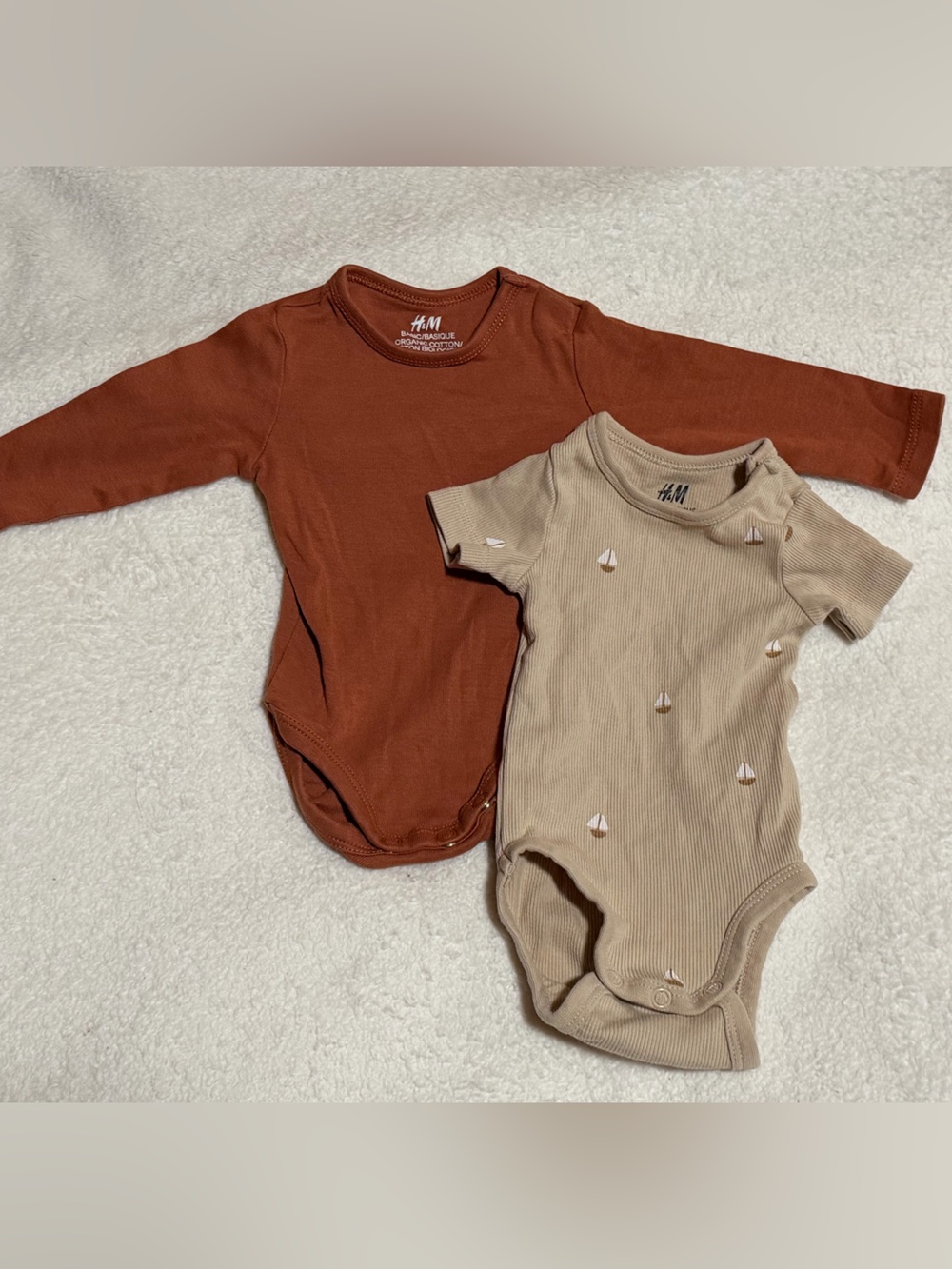 H&M Baby Long-Sleeve Rust Bodysuit and Beige Short-Sleeve Set